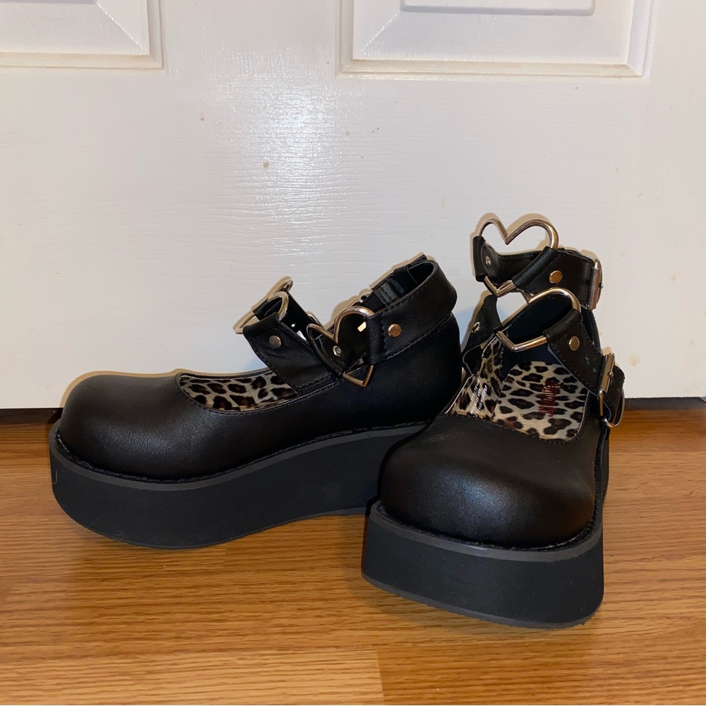 Demonia Sprite 02 platforms